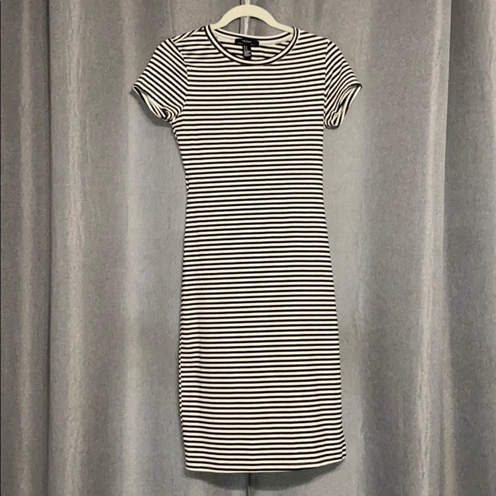 BLACK / CREAM KNEE LENGHT DRESS